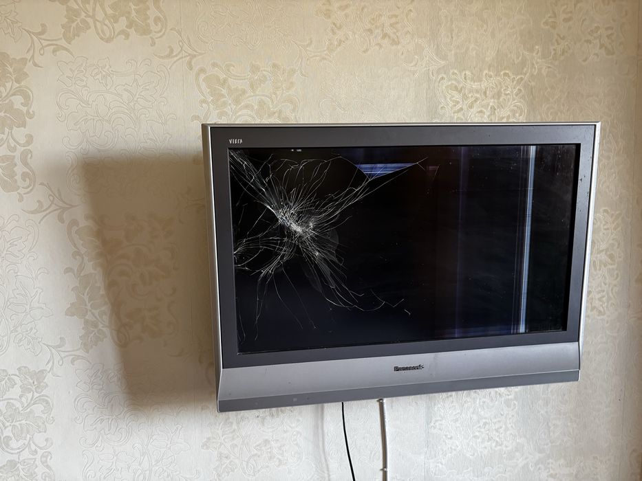Телевизор экран разбит
