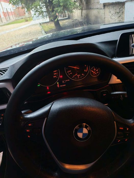 BMW seria 3 f30  anul 2012