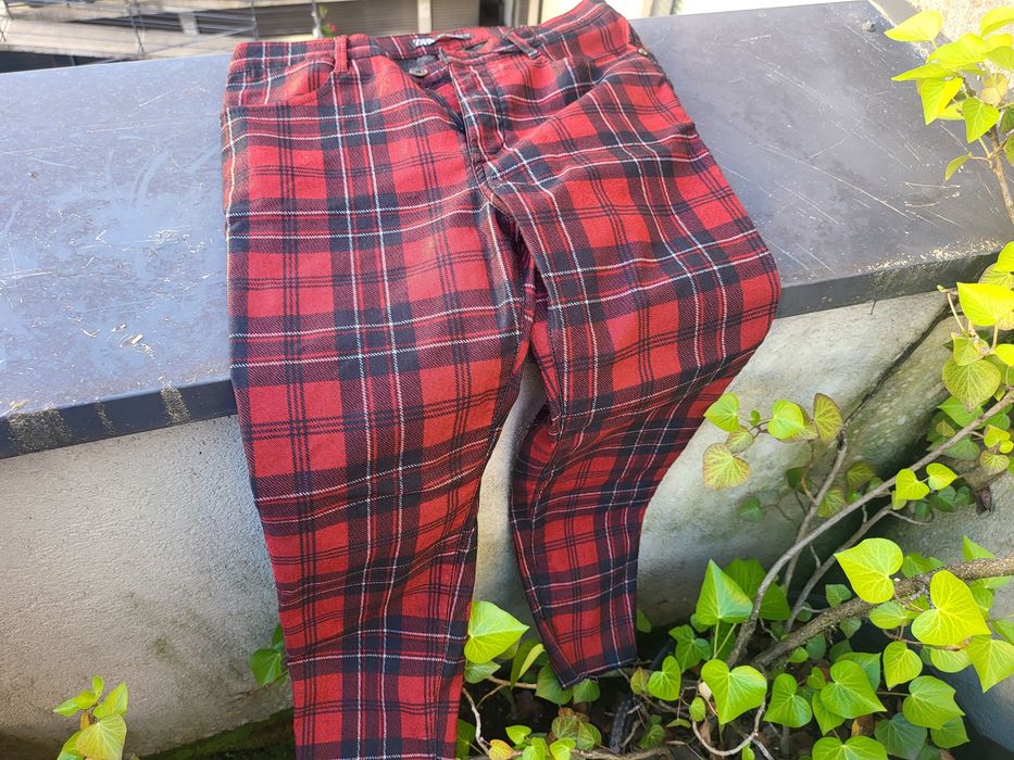 Pantaloni Zara M32 Red carouri rosu negru