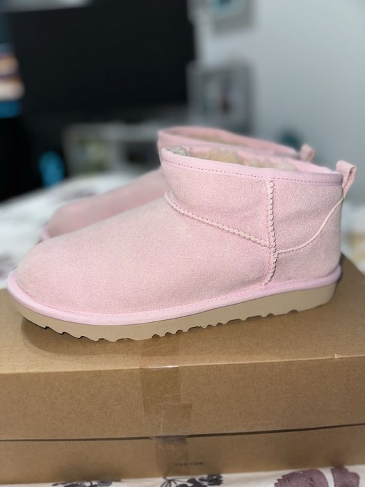 UGG roz cu sclipici