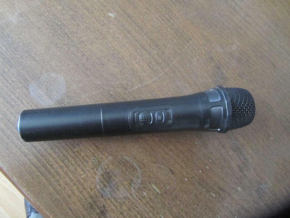 караоке микрофон за колона