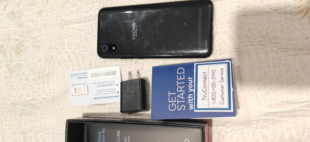 Сартфон Cloud Mobile Stratus C8 из США