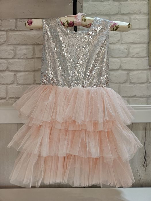 Кокетна рокля за момиченце