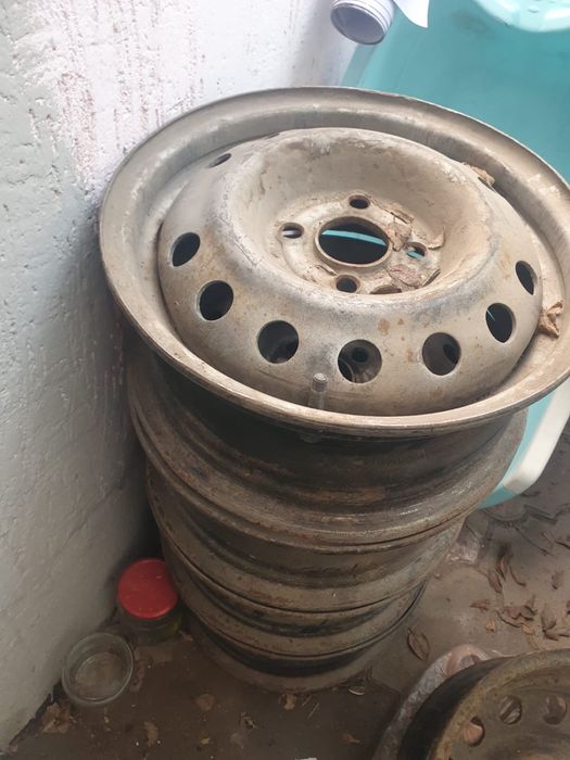 Продам 3 шт резины