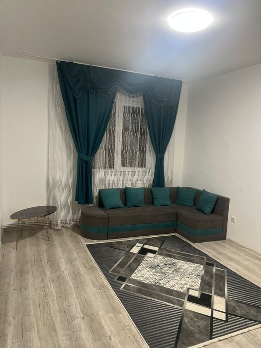 Inchiriez apartament 3 camere sezonier Mangalia