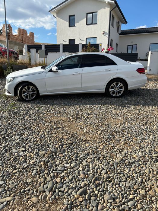 Vând Mercedes clasa E