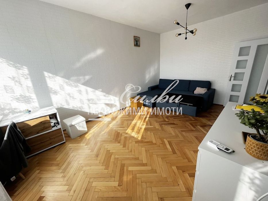 Дава се под наем Двустаен апартамент в Шумен, Център - 60 кв.м за 306 € - Снимка #4