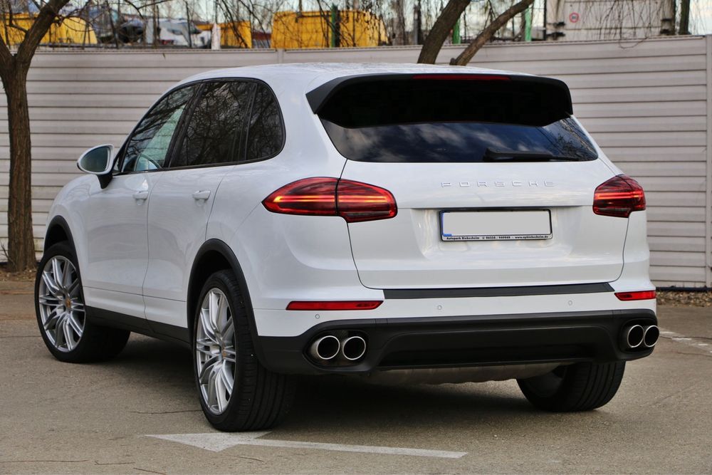Porsche Cayenne S / 4.2 Diesel V8 / LED / Distronic