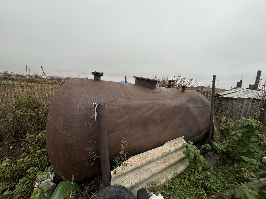 Продам емкость 8 кубов, ржт, б/у