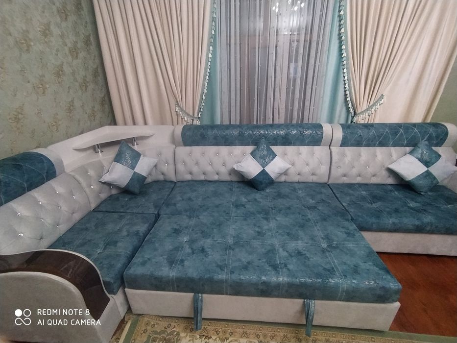 Продам диван с углом длина 4 метра