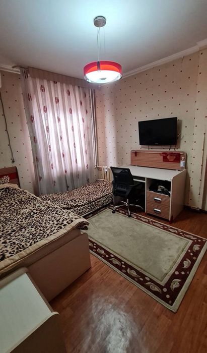 Квартира на Госпиталка 4/3/12 общ пл 100м  с обстановкой