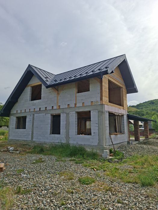Vand / schimb cu auto casa  la tara