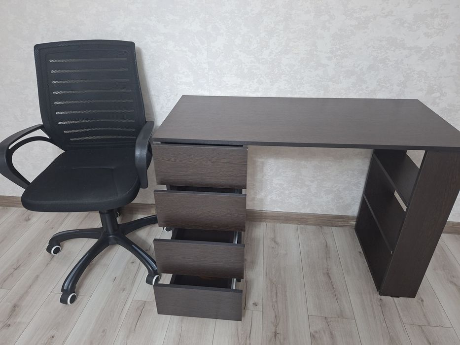 Продам стол + кресло