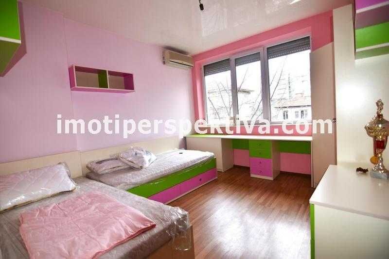 Продава се Тристаен апартамент в Пловдив, Център - 145 кв.м за 876 €/кв.м - Снимка #9