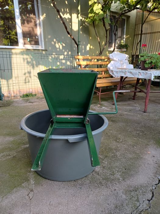 Vand zdrobitor de struguri