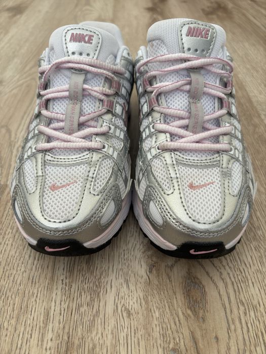 Дамски обувки Nike P-6000
