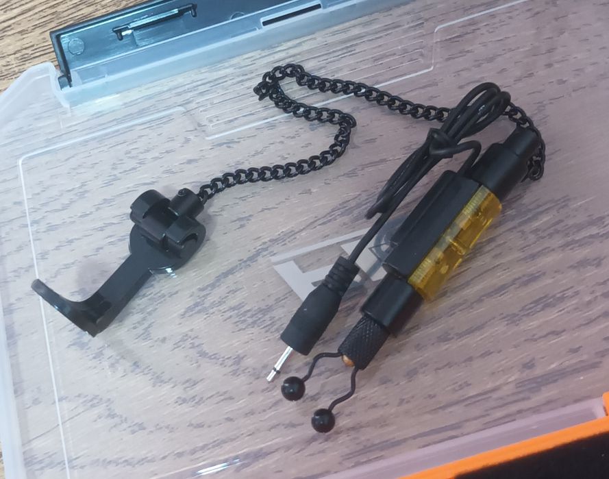 Set 4 Hangere (swinger) FL cu iluminare si Valigeta transport Jy-sw-10