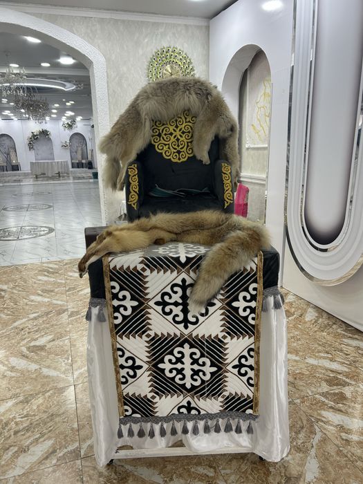 Сдам в аренду трон