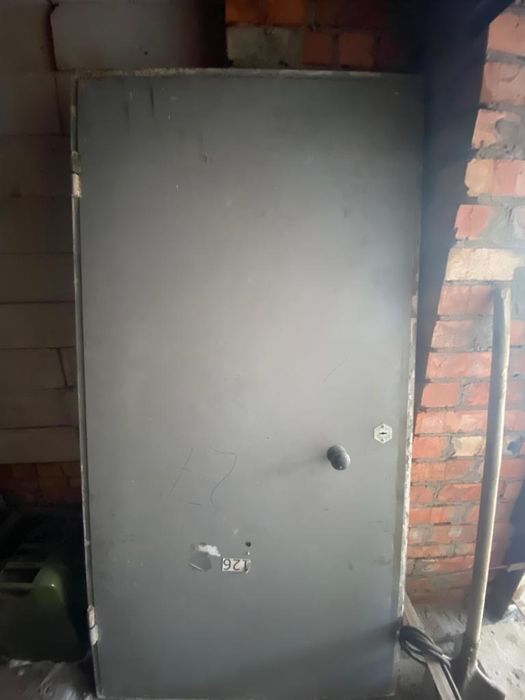 Продам хорошую дверь