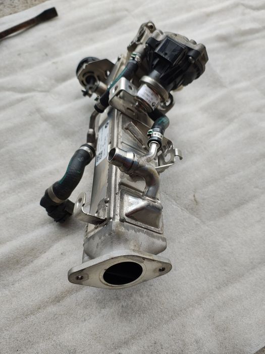Ansamblu Supapa Valva Egr Racitor Gaze Egr Bmw Seria 5 G30    8580452
