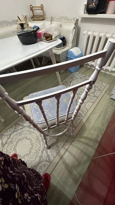 Стол и стулья……..