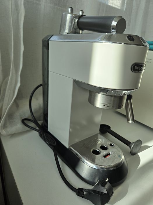 Кафемашина Delonghi Dedica