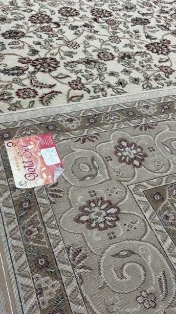 Ковры в отличном состояний