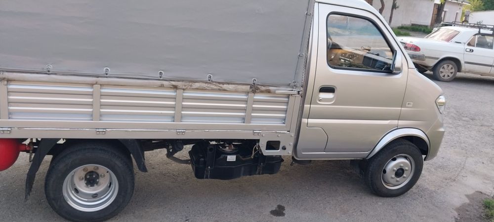 Машина сотилади Донгфенг Д31