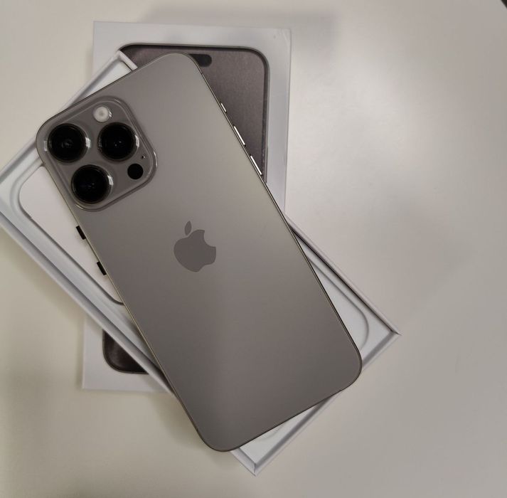 Iphon 15 pro сотилади срочно