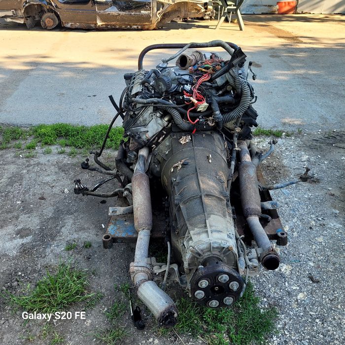 Продавам  двигател  м67  3.9 д v8 bi turbo  e38