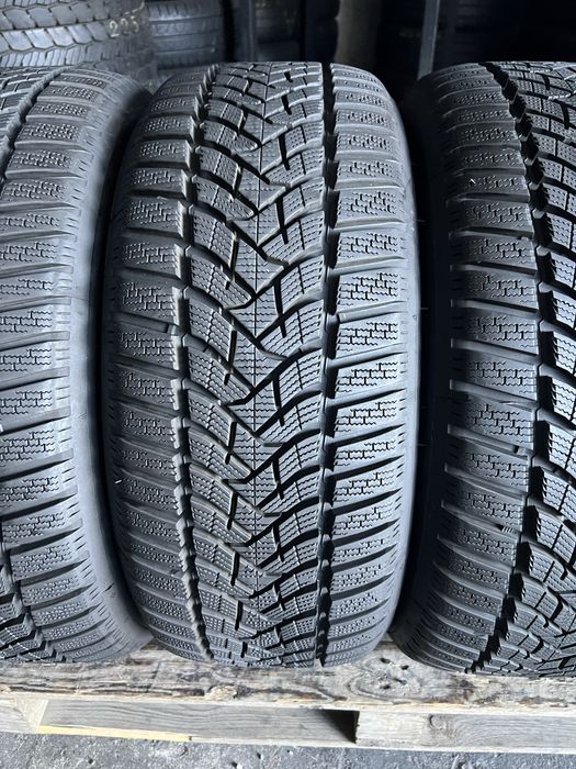 4 anvelope iarna 215/50/17 Dunlop app noi DOT 2025!
