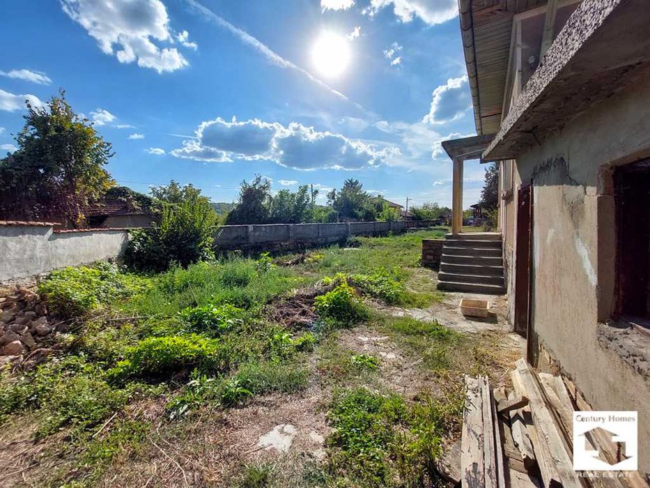 175095 Едноетажна къща за продажба, с равен двор в с. Добромирка