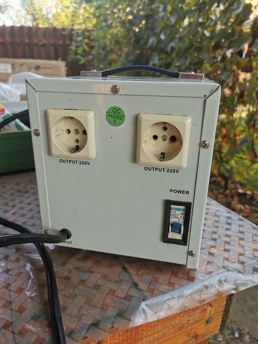 stabilizator tensiune SAR-3000VA