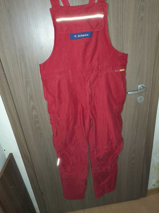 Pantaloni cu bretele nr 54 Germania