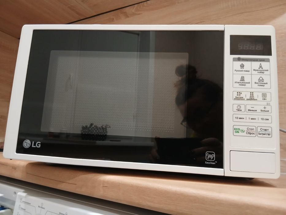 Продам микроволновую печь