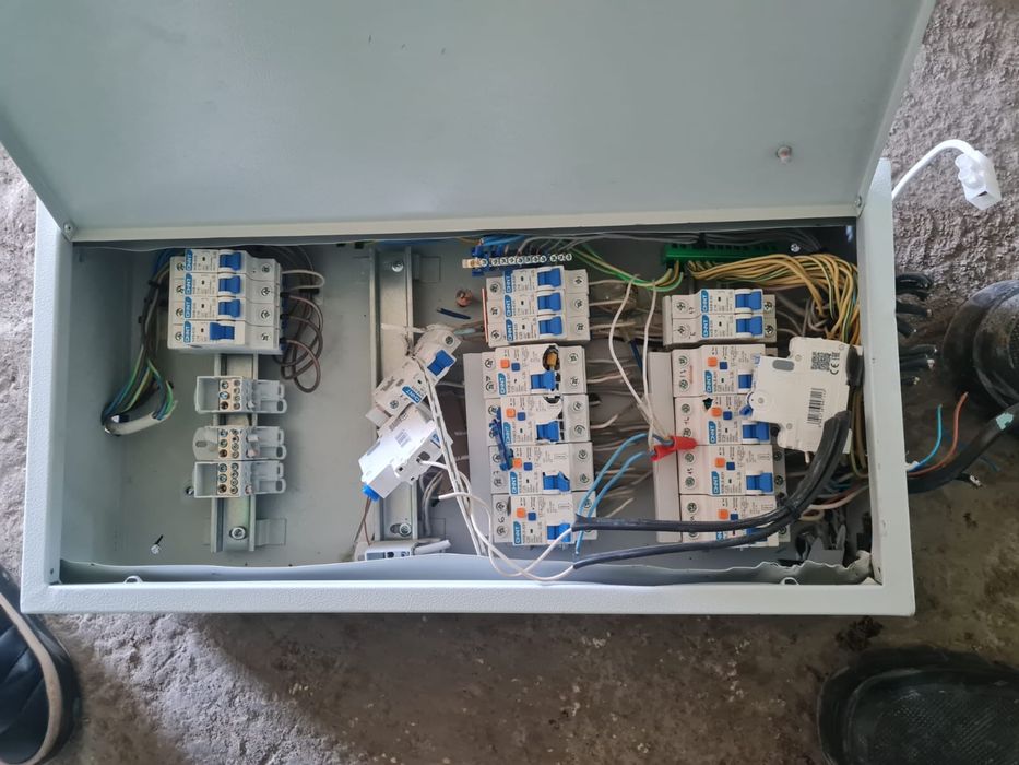 Продам электрощитовые