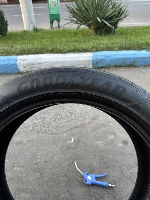 1 шина Goodyear Eagle F1 255/45 R21, среднее состояние