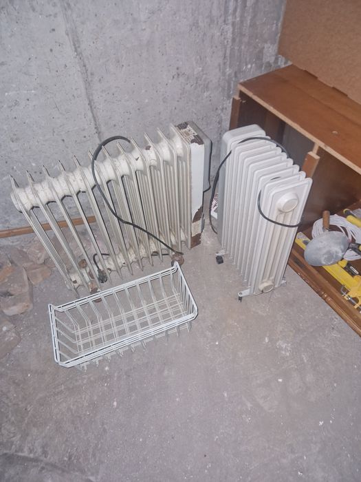 Frigidere lada frigorifica +3 calorifere pe ulei .