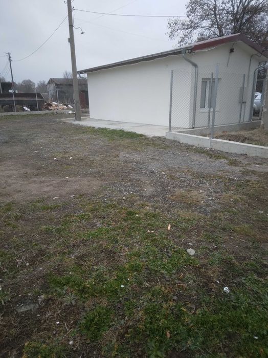 Промишлено помещение, парцел под наем със сграда