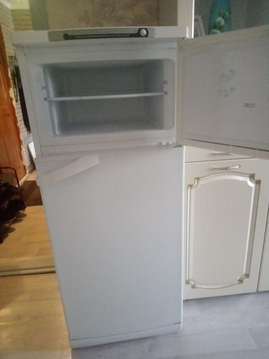 Продам холодильник Indesit б/у