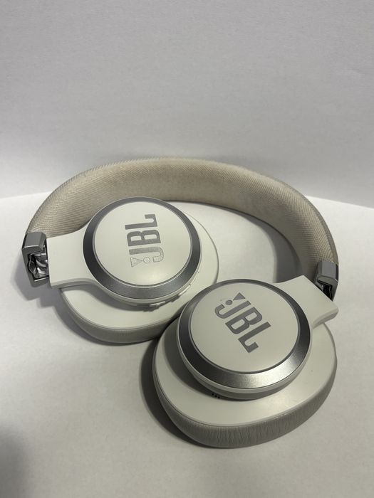 MDM vinde: Casti JBl Live770NC, White.