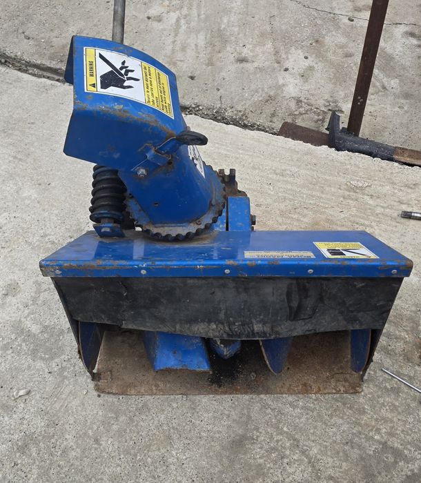 Vând motocultor BCS 10cp pe benzină cu freză de pământ și freza de zăpadă