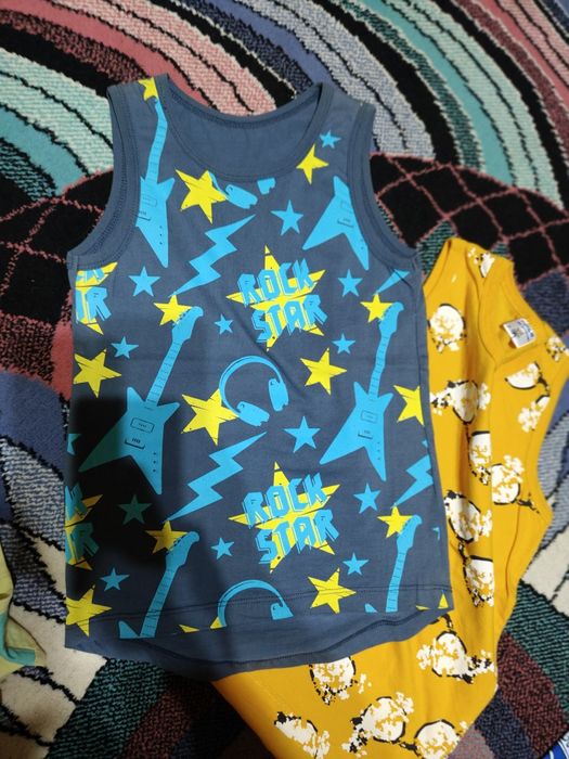 Детские майки и футболки для мальчика от 7 до 8 лет.