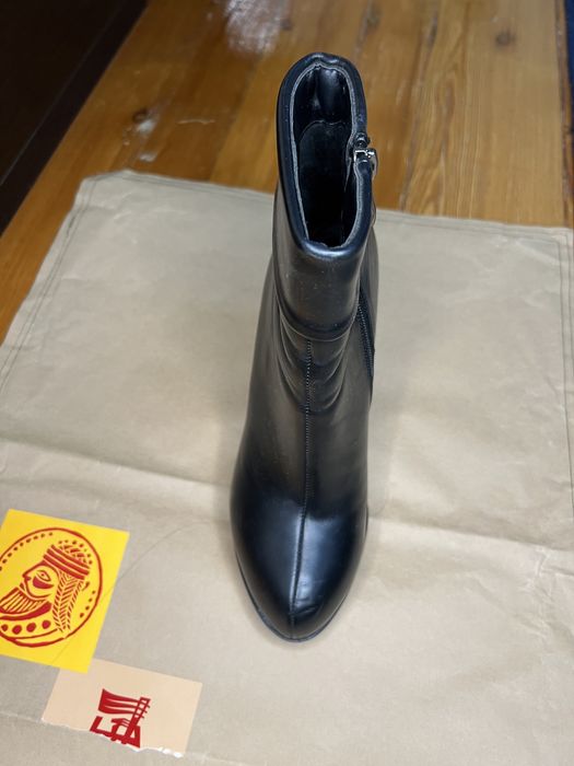 Продаются ботильоны