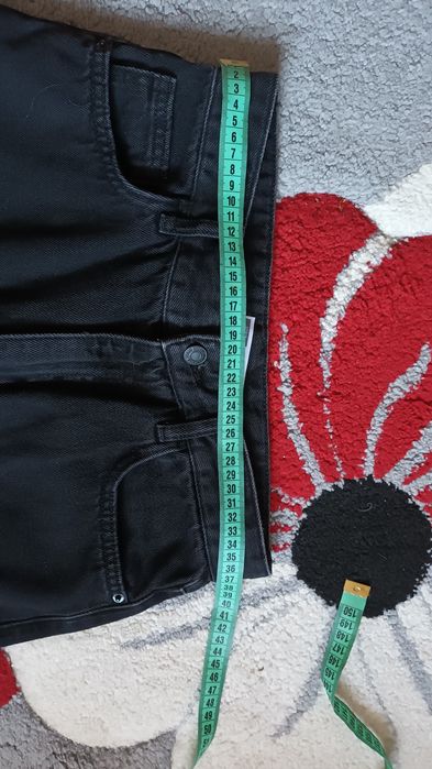 Vand pantaloni Bershka