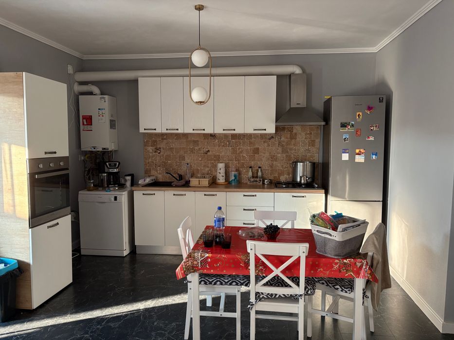 Proprietar vând  jumătate de duplex mobilat și utilat în Sag, zona Mănăstire