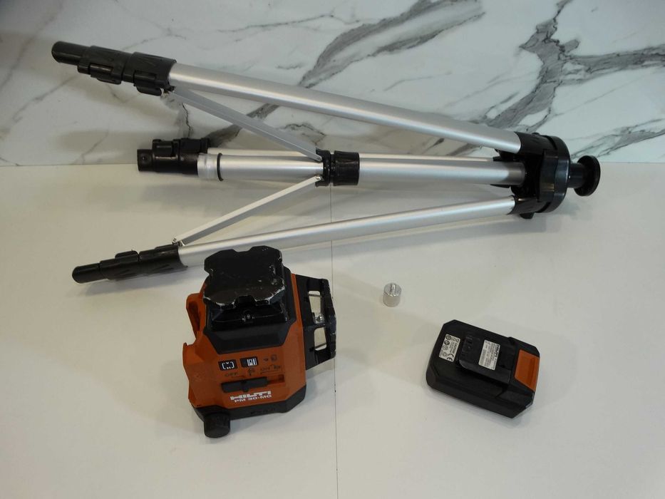 Hilti PM 30 MG - 3D Линеен лазерен нивелир + тринога 1.50 м