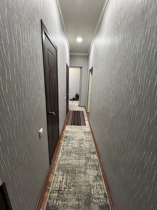 Продается 3 комнатная квартира  1 этаж  2 этажного дома