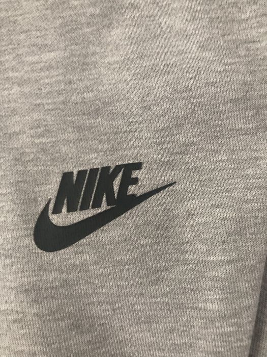 Pantaloni nike tech