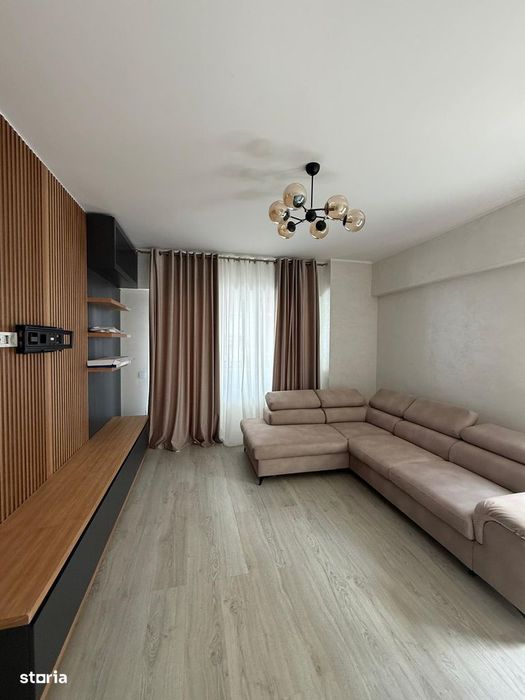 Apartament de închiriat - 2 camere, decomandat, Royal Town